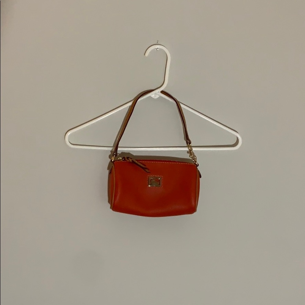 Dooney and Bourke wayfarer bag